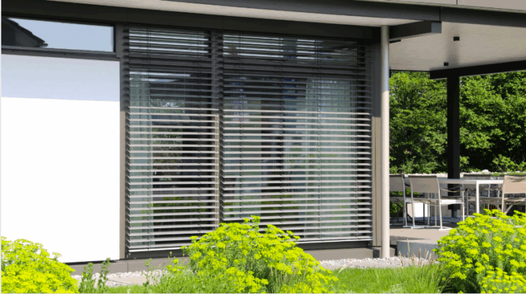 Rolety zewnętrzne – sposób na oszczędność energii i prywatność